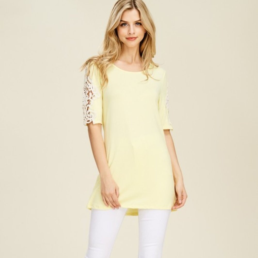 NWT BOUTIQUE Lace Crochet Top 3/4 Sleeves Spring Yellow Cream Business Casual
